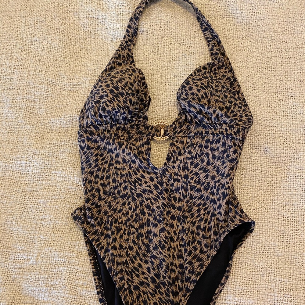 One piece bathing suit